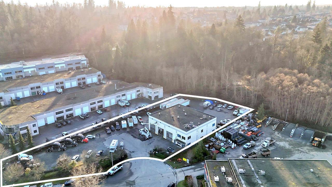 17288 104A Avenue, Surrey - Photo 6.jpg